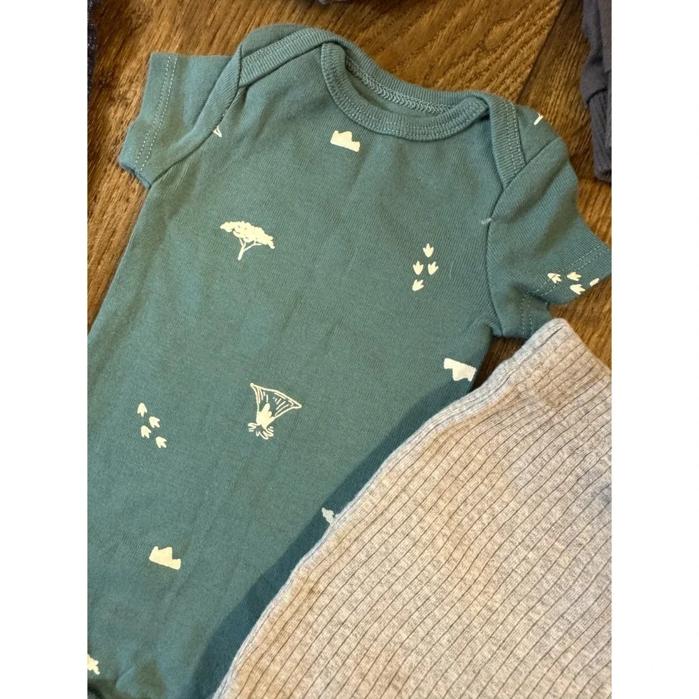 Newborn Baby Boy Bodysuits Shirts Jeans Pants Outfits Clothes Lot Dinosaurs